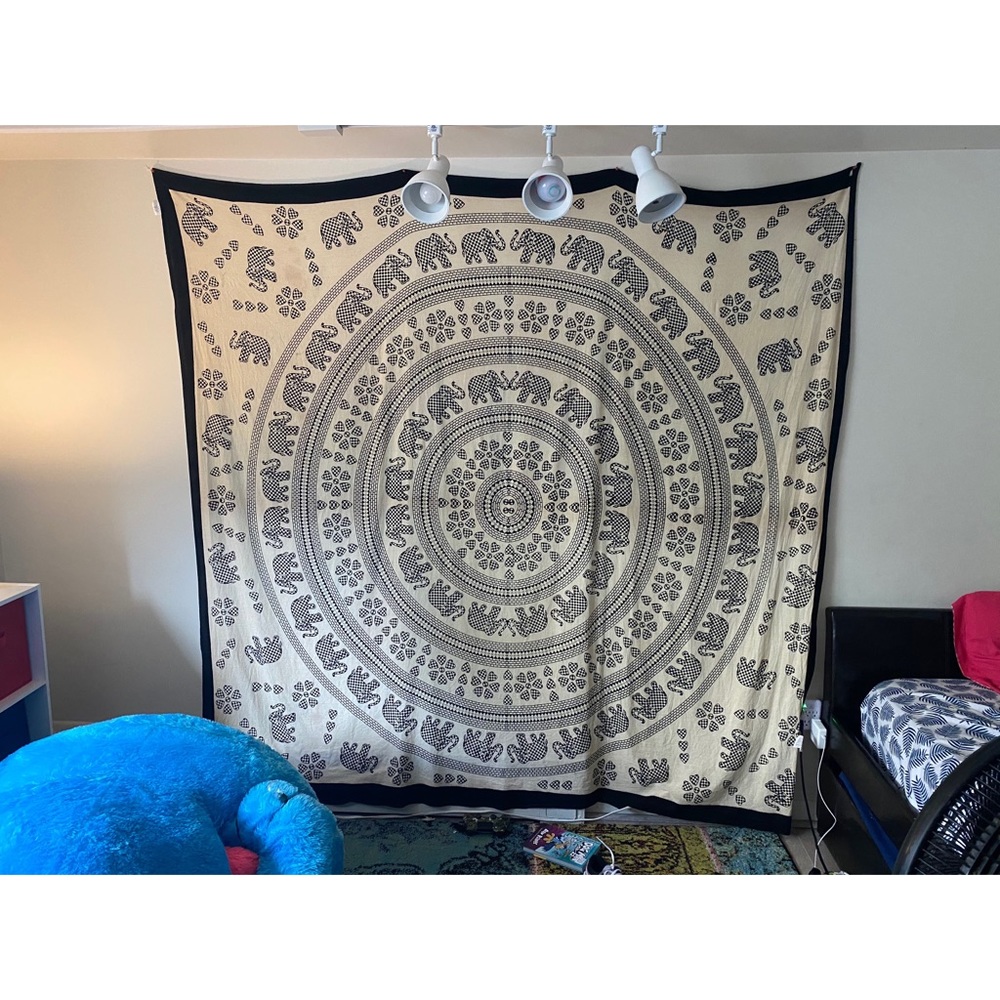 Two Tapestry’s - Picture 2 of 2